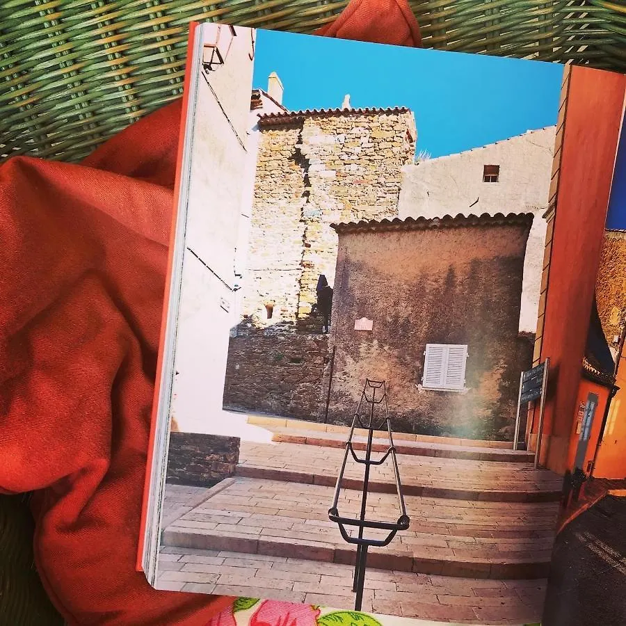 La Gassiniere Bed & Breakfast